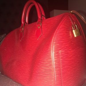 Louis  Vuitton red epi leather speedy ( large)